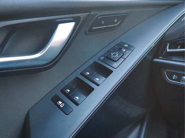 KIA e-Niro EV ExecutiveLine 64.8 kWh Schuif/kantel dak | Memory Seats | Stoelverwarming voor & achter | Leder | 18 inch. banden