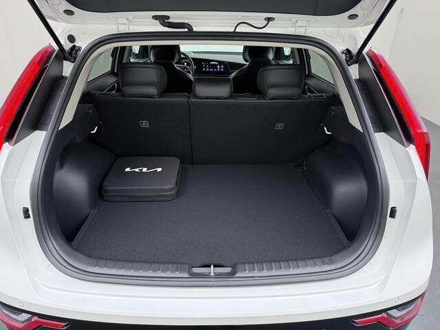 KIA e-Niro EV E-Niro Business 64kWh | BETREFT NIEUWE AUTO | VOLLEDIGE KIA GARANTIE VAN TOEPASSING| CAMERA| STOEL/ STUURVERWARMING| ADAP. CRUISE