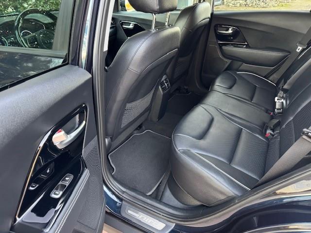 KIA e-Niro EXECUTIVELINE 64KWH 3FASEN/ACARPLAY/LEER/LED/FABRIEKSGARANTIE