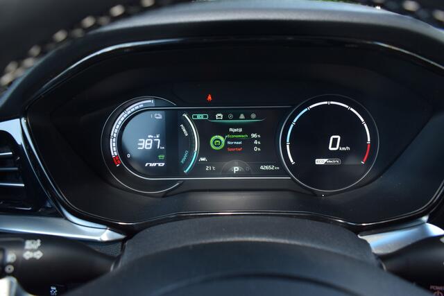 KIA e-Niro DynamicPlusLine 64kWh 3-Fase | Cruise Control Adaptief | Navigatie | Camera | Stoel+StuurVerwarming | SchuifKanteldak | Tot 10Jr. Kia-Garantie