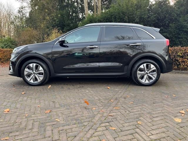 KIA e-Niro EXECUTIVELINE 64KWH SOH100%/3 FASEN/ACARPLAY/LEER/FABRIEKSGARANTIE
