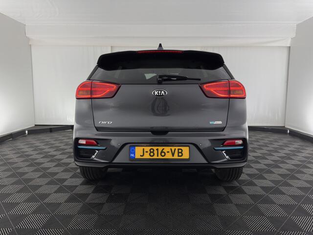 KIA e-Niro ExecutiveLine 64 kWh (3-Fase) {SOH-100%) (INCL-BTW) *AUT | LUXURY-LEATHER | FULL-LED | NAVI-FULLMAP | ADAPTIVE-CRUISE | CAMERA | MEMORY-PACK | LANE-ASSIST | KEYLESS | DIGI-COCKPIT | 17"ALU*