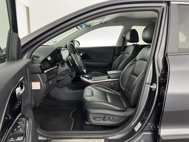 KIA e-Niro ExecutiveLine 64 kWh (3-Fase) {SOH-100%) (INCL-BTW) *AUT | LUXURY-LEATHER | FULL-LED | NAVI-FULLMAP | ADAPTIVE-CRUISE | CAMERA | MEMORY-PACK | LANE-ASSIST | KEYLESS | DIGI-COCKPIT | 17"ALU*