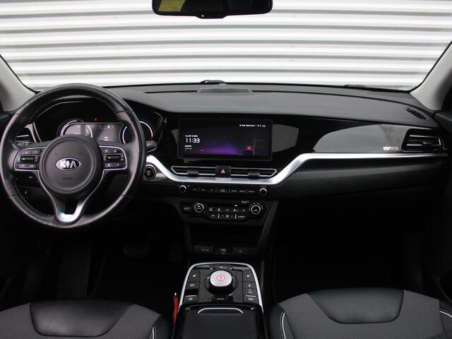 KIA e-Niro DynamicPlusLine 64 kWh | Airco | Navi | Cruise | Camera | 17" LM | PDC | Keyless |