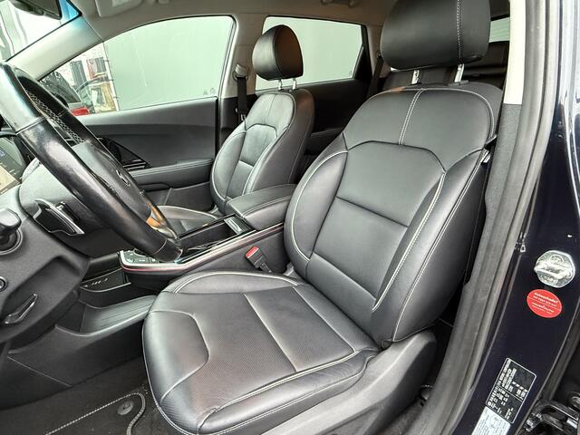 KIA e-Niro BWJ 2020 ExecutiveLine 64 kWh 204 PK AUTOMAAT VOL| LEDER | MEMORY STOEL | STOEL + STUUR VERW. STOEL VENT. | LED | DAB+ | NAVI | CLIMA | CARPLAY & ANDROID | LMV | PDC