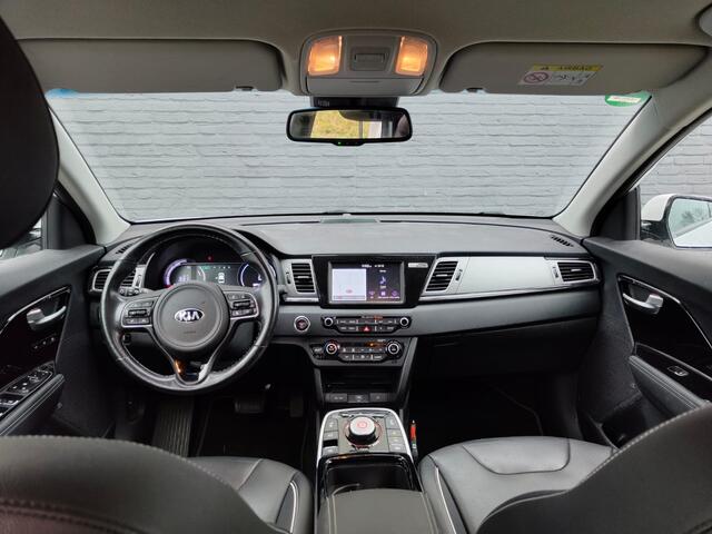 KIA e-Niro Executive 64kWh SOH 100% Leer Elek.Stoel+Memory Warmtepomp Pdc Navi Ecc Camera Apple Carplay Android Auto Stoelverwarming+Koeling Stuurverwarming Lmv Privacy Glas DAB Vess Lane Assist Blind Spot 1e Eigenaar Origineel Nederlandse Auto Zeer compleet!
