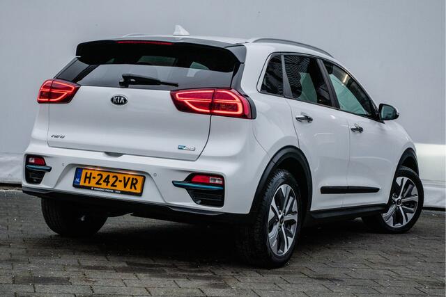 KIA e-Niro ExecutiveLine 64 kWh Stoel-stuurverwarming/ Leer/ Camera/ Navigatie/ Jbl/ Carplay/ Full led/ Adapt. cruise