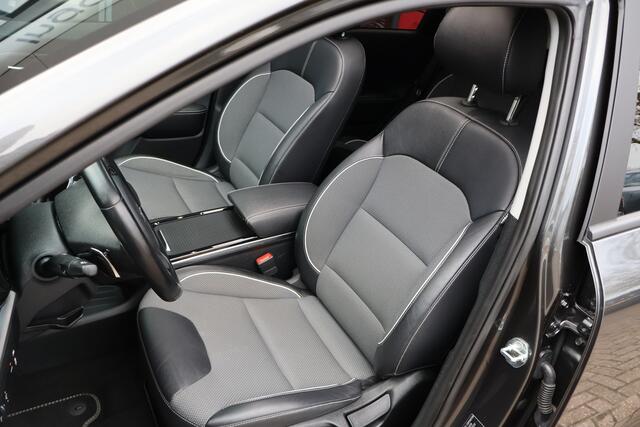 KIA e-Niro DynamicPlusLine 64 kWh | Origineel NL | Rijklaar! | SoH 100% | Facelift | Camera | ACC | Schuif-/kanteldak |