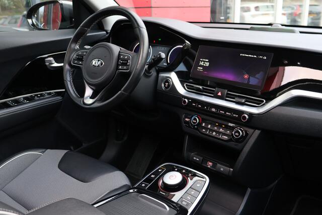 KIA e-Niro DynamicPlusLine 64 kWh | Origineel NL | Rijklaar! | SoH 100% | Facelift | Camera | ACC | Schuif-/kanteldak |