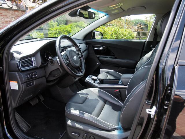 KIA e-Niro ExecutiveLine 64 kWh | Camera | Apple Carplay | Cruise Control | JBL | Leer |