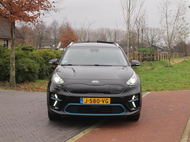 KIA e-Niro ExecutiveLine 64 kWh Facelift | 3 fase lader | Camera | Apple Carplay | JBL |