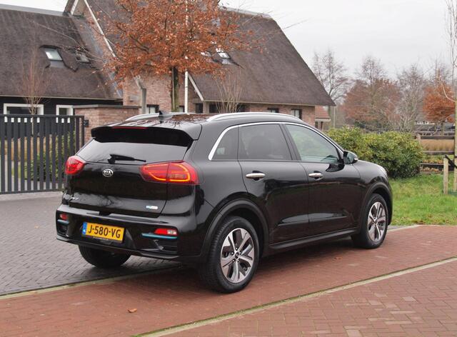 KIA e-Niro ExecutiveLine 64 kWh Facelift | 3 fase lader | Camera | Apple Carplay | JBL |