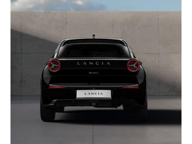 Lancia YPSILON LX 51 kWh 156PK | S.A.L.A. Navigatie | L2 autonoom rijden | Camera | 17 INCH | VOORRAAD / SNEL RIJDEN |