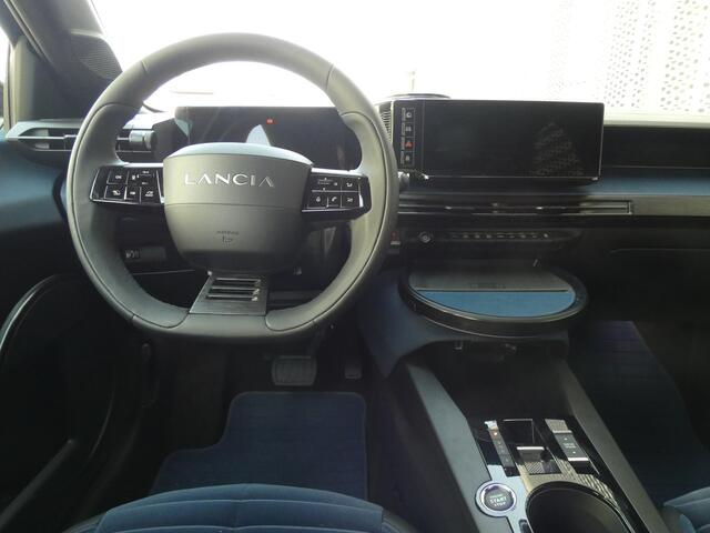 Lancia YPSILON Edizione Cassina Limitata 51 kWh Navigatie | Stoelverwarming | Camera v + a |