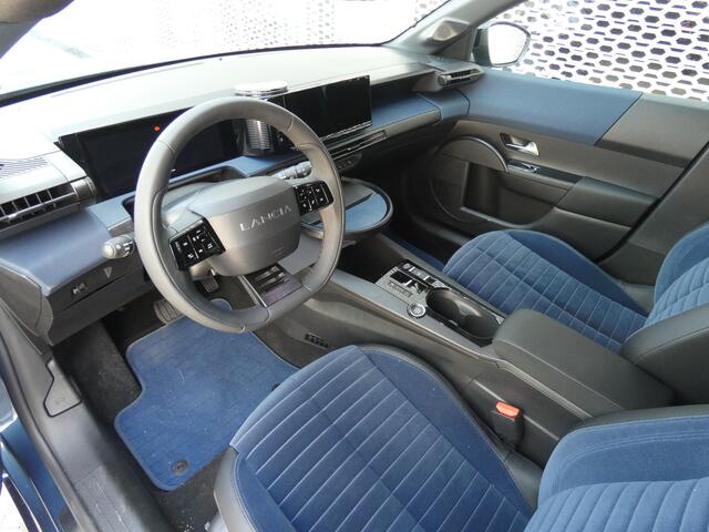 Lancia YPSILON Edizione Cassina Limitata 51 kWh Navigatie | Stoelverwarming | Camera v + a |