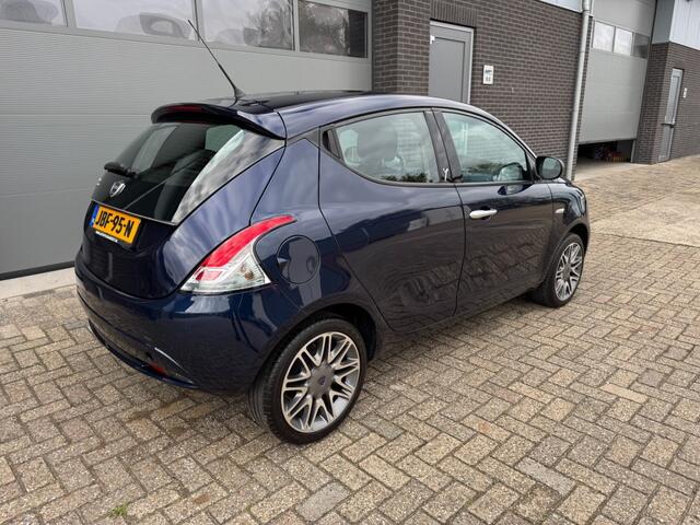 Lancia YPSILON 0.9 TWIN AIR SILVER