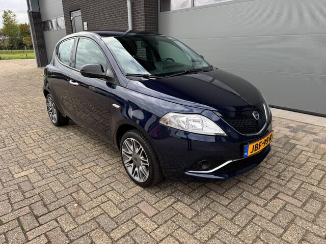 Lancia YPSILON 0.9 TWIN AIR SILVER
