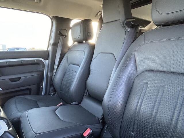 Land Rover DEFENDER 3.0 D250 6-cil. AWD 110 HSE - Commercial | Grijs kenteken - Prijs is excl. BTW | 22" velgen | Elektr. trekhaak tot 3.500kg |