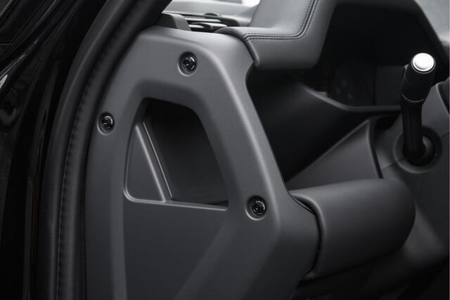 Land Rover DEFENDER 110 2.0 P300e 110 X-Dynamic HSE Pano | Leder | Stuurverwarming | Stoelverwarming | Keyless entry