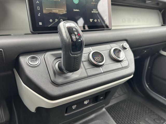 Land Rover DEFENDER 3.0 D250 110 MHEV HSE | Grijs kenteken - Prijs is excl. BTW | 22" velgen | Elektr. trekhaak tot 3.500kg |