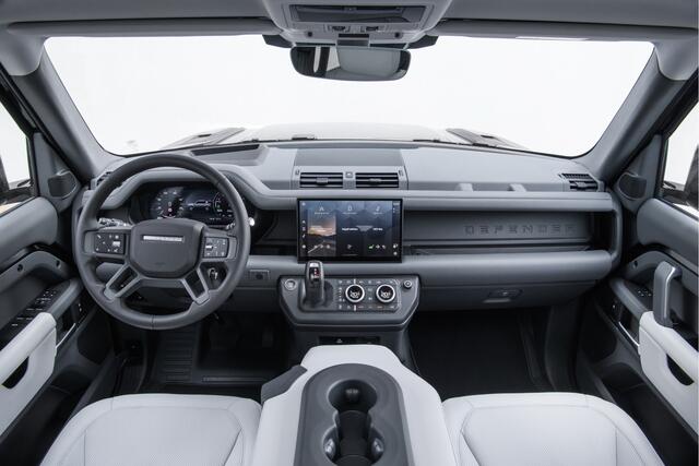 Land Rover DEFENDER 110 Urban 2.0 P300e 110 HSE X-Dynamic Xpel PPF Jumpseat