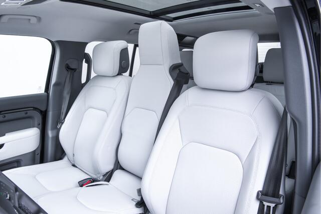 Land Rover DEFENDER 110 Urban 2.0 P300e 110 HSE X-Dynamic Xpel PPF Jumpseat