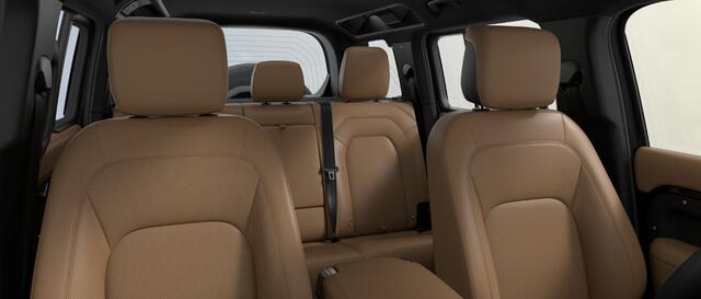 Land Rover DEFENDER 2.0 P300e 110 X-Dynamic SE