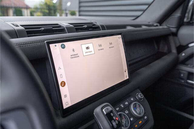 Land Rover DEFENDER 110 P300e 110 X-Dynamic SE -Pano-Cold Climate-20'' Black