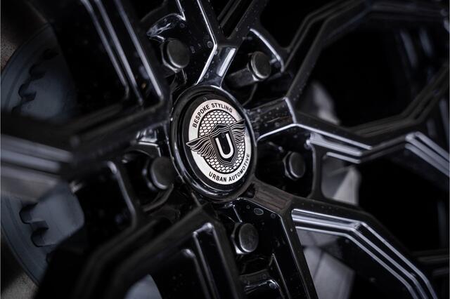 Land Rover DEFENDER 110 2.0 P300e 110 X-Dynamic URBAN ** Panodak ** Memory ** Stuurverwarming 23" l.m. velgen - Urban Bodykit