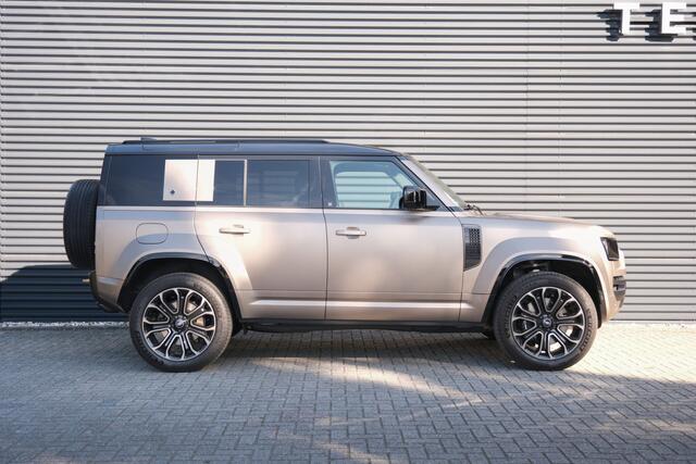 Land Rover DEFENDER 110 4.4 P635 110 Octa / Panorama dak / Elektrische Trekhaak / 22 inch /