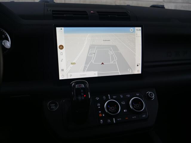 Land Rover DEFENDER 110 3.0 P400 110 X-Dynamic HSE | panorama | meridian | trekhaak | Uniek mooi..