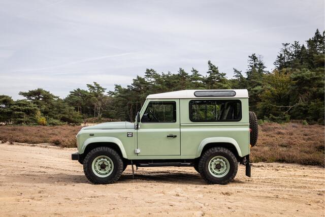 Land Rover DEFENDER 2.2Tdci Station Wagon Heritage Limited Edition