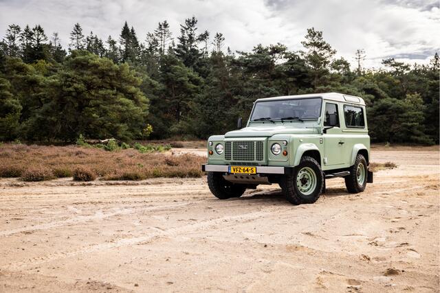 Land Rover DEFENDER 2.2Tdci Station Wagon Heritage Limited Edition