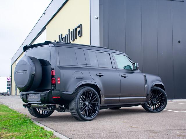Land Rover DEFENDER 110 2.0 P300e 110 X-Dynamic HSE Trekhaak l Schuif-/kantel Panorama dak l Black Pack l Treeplanken l Spoiler l Wheelcover l 24 Inch l