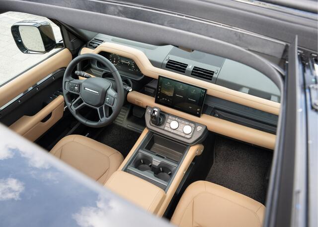 Land Rover DEFENDER 110 P300e X-Dynamic HSE | Camel interieur | Meridian | Head-Up Display | Standkachel | 22" inch |