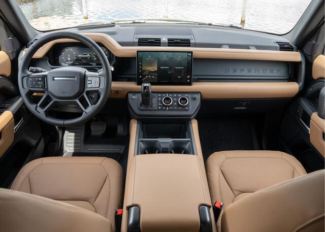 Land Rover DEFENDER 110 P300e X-Dynamic HSE | Camel interieur | Meridian | Head-Up Display | Standkachel | 22" inch |