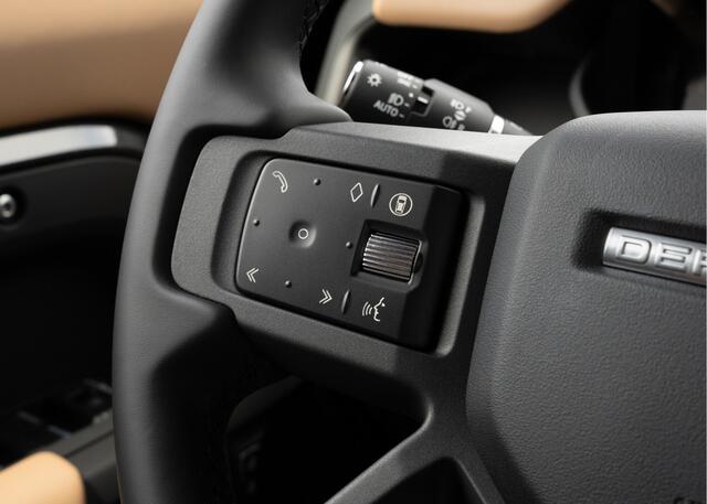 Land Rover DEFENDER 110 P300e X-Dynamic HSE | Camel interieur | Meridian | Head-Up Display | Standkachel | 22" inch |