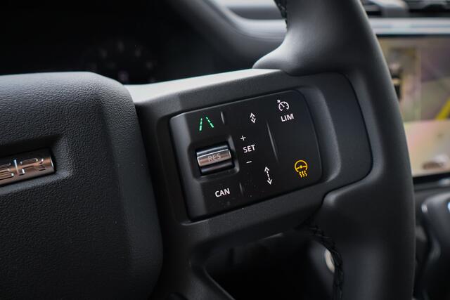 Land Rover DEFENDER 110 P300e 110 X-Dynamic SE ADAPTIVE CRUISE | 360 CAMERA | PANORAMADAK | VOORRUITVERWARMING | MERIDIAN | ELEKTRISCHE STOELEN | STUURVERWARMING |