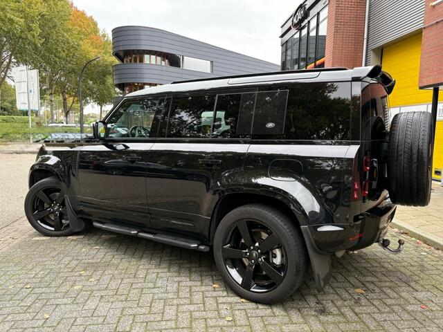 Land Rover DEFENDER P400e 404pk Pano 22" Black Pack Trekhaak Urban ACC BTW