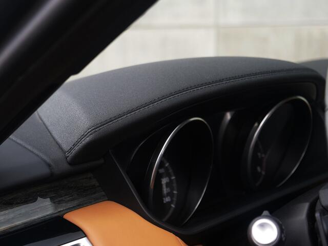 Land Rover DISCOVERY 3.0 Si6 HSE Luxury 7p. | Dealer onderhouden | panorama | massage | meridian..