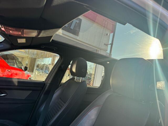 Land Rover DISCOVERY SPORT P300e 1.5 R-Dynamic S