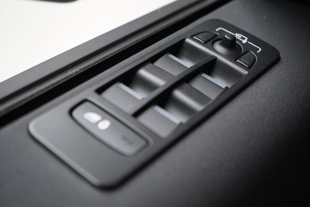 Land Rover DISCOVERY SPORT P300e 1.5 R-Dynamic HSE | Panoramadak | Memory | Navigatie | 360 camera | Apple Carplay