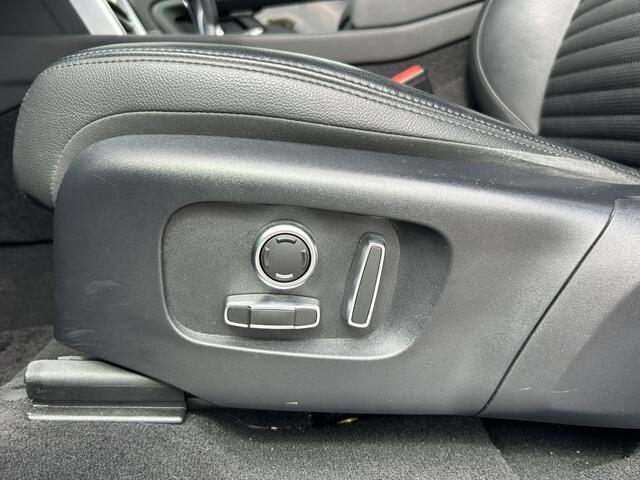 Land Rover DISCOVERY SPORT P200 2.0 200pk AWD S | Surround Camera | Stoelverwarming | Elektrische Achterklep |