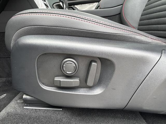 Land Rover DISCOVERY SPORT P300e 309pk AWD R-Dynamic SE | Nieuw door ons geleverd | Panoramadak | Sfeerverlichting |