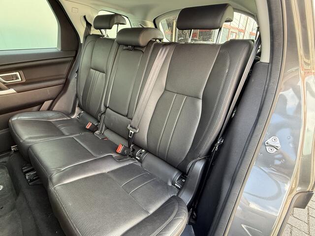 Land Rover DISCOVERY SPORT BWJ 2018 2.0 180 PK TD4 SE 7p. AUTOMAAT | TREKHAAK | STOELVERW. | STUURVERW. | CAMERA | PANORAMADAK | ELEKTRISCHE ACHTERKLEP | NAVI | CLIMA | CRUISE | LEDER | LMV | PDC