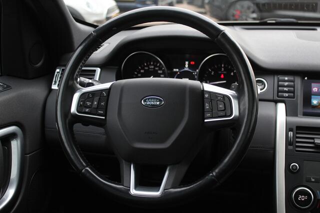 Land Rover DISCOVERY SPORT 2.0 TD4 HSE / Trekhaak / Panoramadak / Camera / Leder / 18'' / Keyless / Navigatie / Stoelverwarming / Xenon / Cruise Control