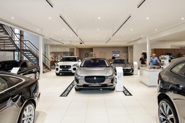 Land Rover RANGE ROVER P400e Autobiography