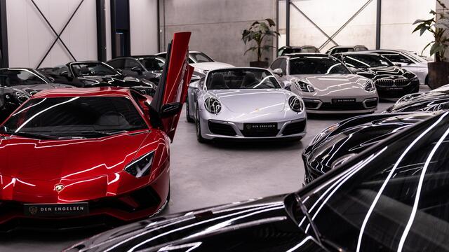 Land Rover RANGE ROVER 3.0 P440e | ACC | 360 Cam | E.Treeplanken | E.Trekhaak 2500kg | 2 Jaar garantie | Stuurverwarming | Leather Package | Massage & Koeling 4x | Pano | Lane & Side Assist | Achterasbesturing | 22" | Head-Up | Lane & Side Assist | Homelink | Black Pack | Appl