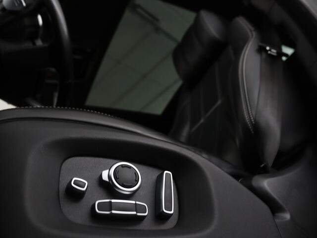 Land Rover RANGE ROVER 4.4 SDV8 Autobiography | Panoramadak | Adaptive cruise | Leder | Meridian | 360 camera | Stoelventilatie | Head-Up | Massage