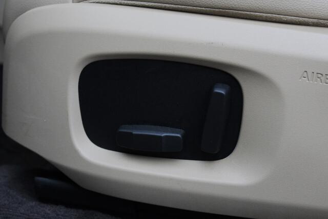 Land Rover RANGE ROVER EVOQUE 2.0 Si4 54 Dkm ! Leder / Navi / Panoramadak / Cruise control / Elec. Verw. stoelen!